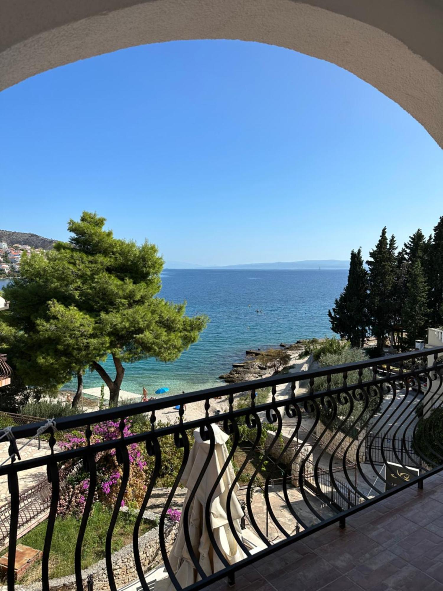 Villa Aequum Okrug Gornji Exterior photo