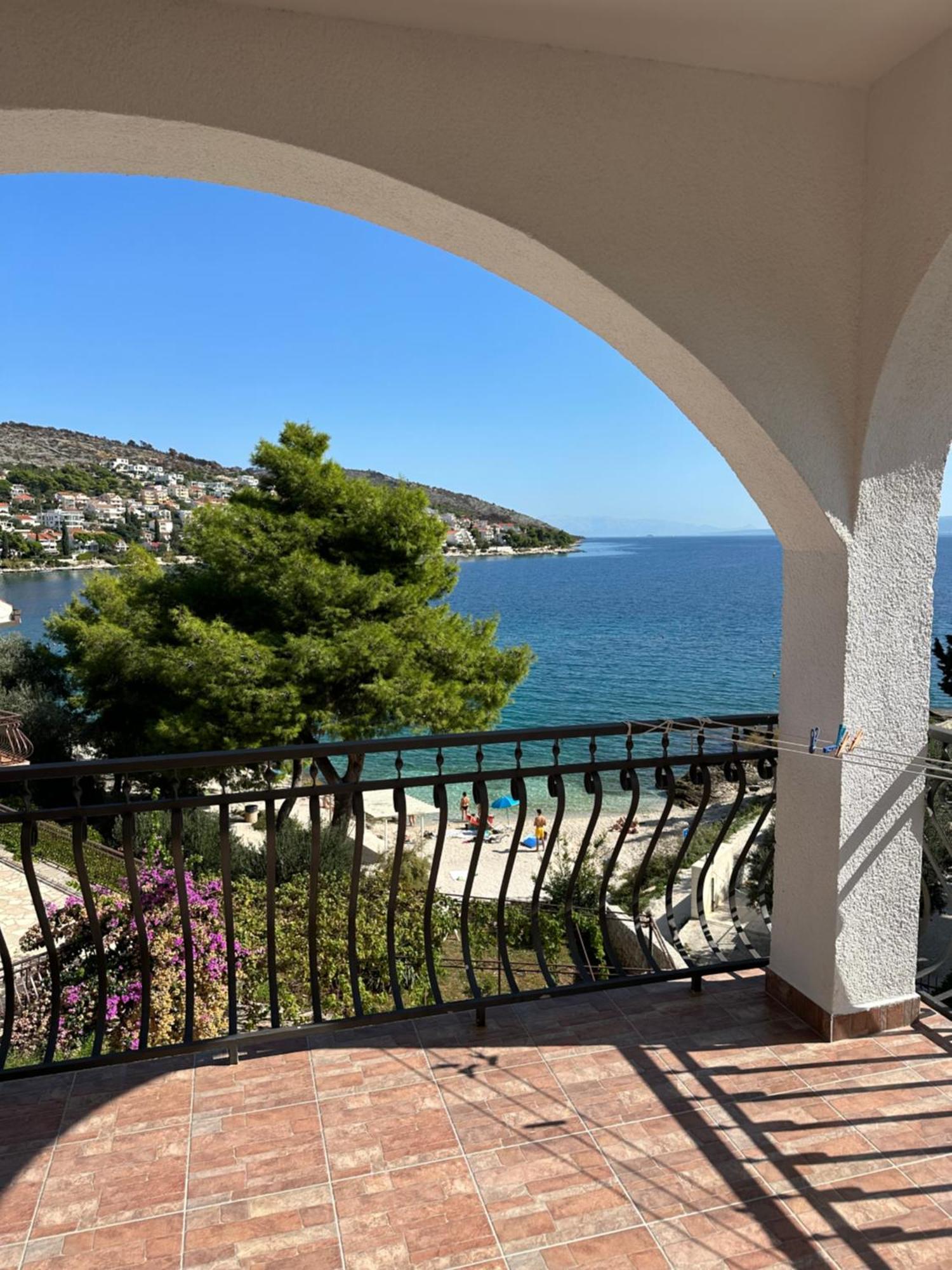 Villa Aequum Okrug Gornji Exterior photo